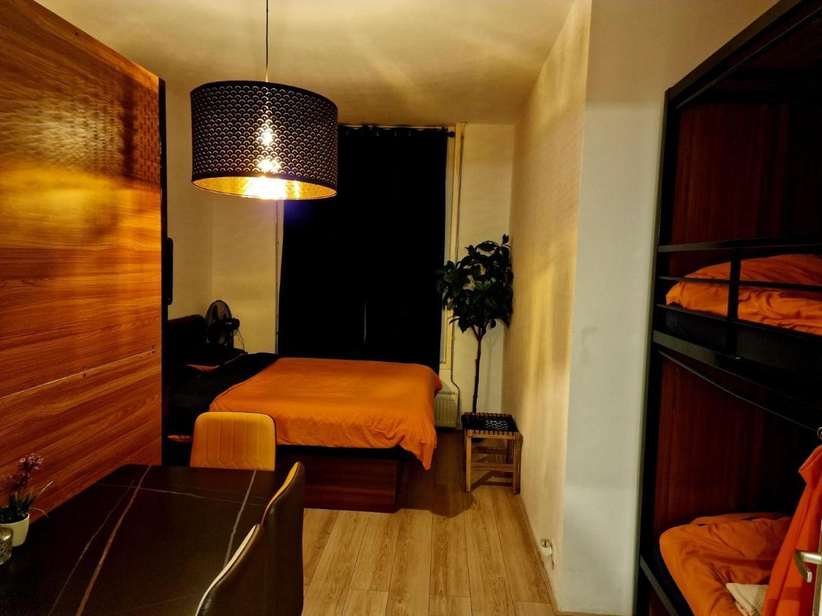 רוטרדם Recharge Hostel מראה חיצוני תמונה