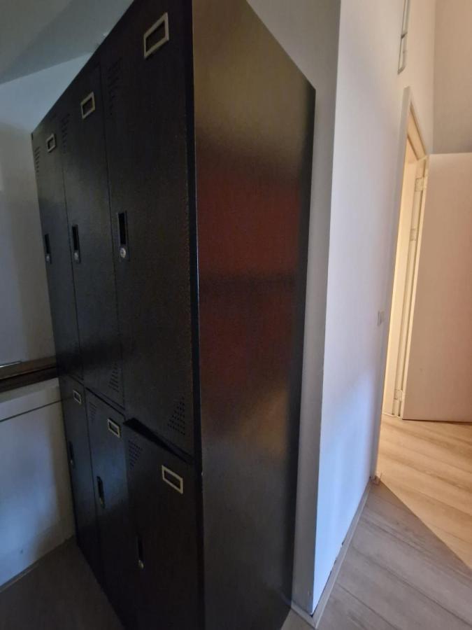 רוטרדם Recharge Hostel מראה חיצוני תמונה