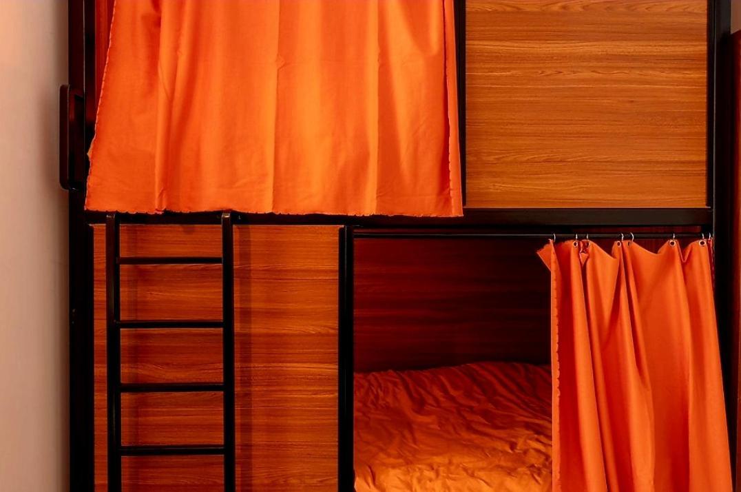 רוטרדם Recharge Hostel מראה חיצוני תמונה